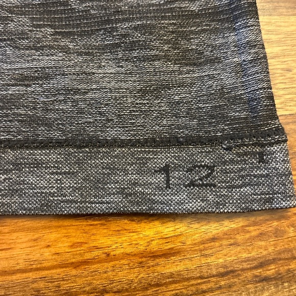 Lululemon Swiftly Tech 2.0 Short Sleeve “Run Sweat Repeat” Gray Camo – Size 12 - Picture 6 of 7